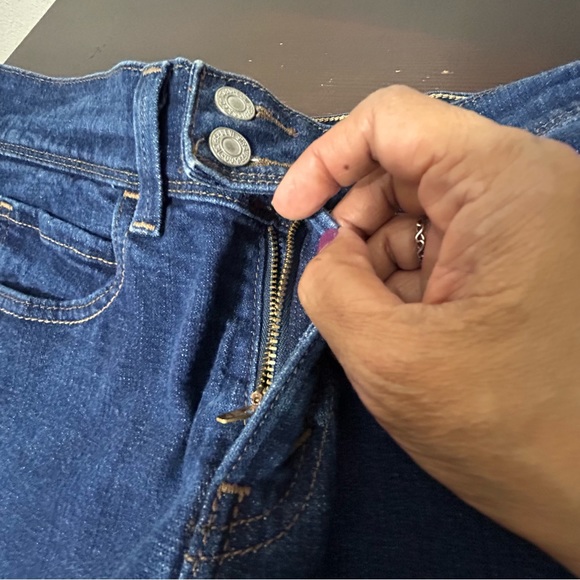 Levis 515 Women’s Jean Capris Dark Wash Size 8 - Picture 6 of 13